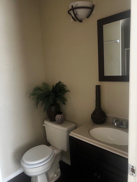 Master Bathroom - 10500 Lake June Rd
