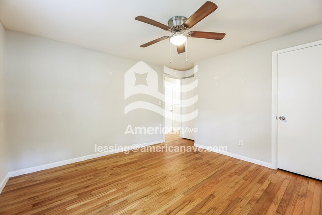 Building Photo - 2305 Standing Springs Rd