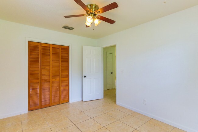 Building Photo - 2936 India palm Drive