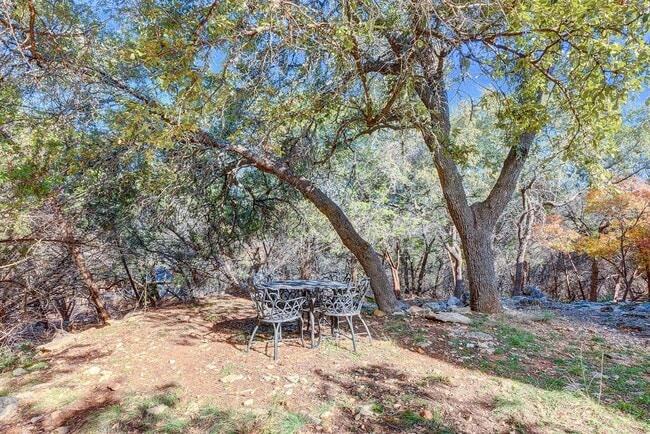 Building Photo - 358 Shady Bluff Dr