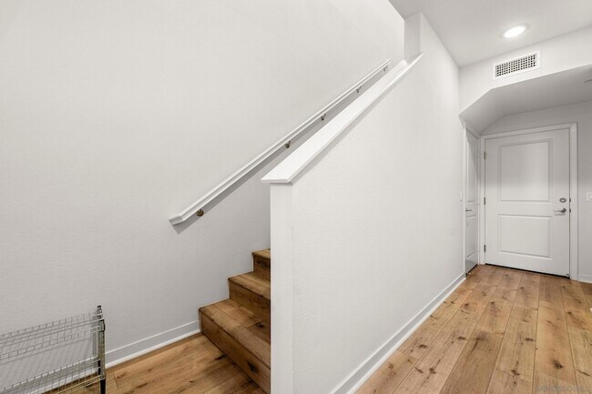 Building Photo - 2055 Bravo Loop