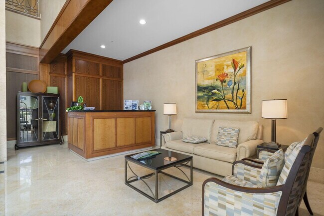 Building Photo - 347 N New River Dr E