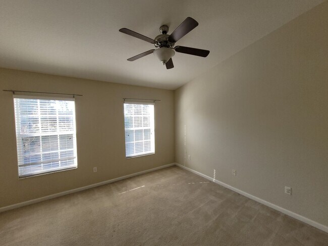 Building Photo - 1440Stoc