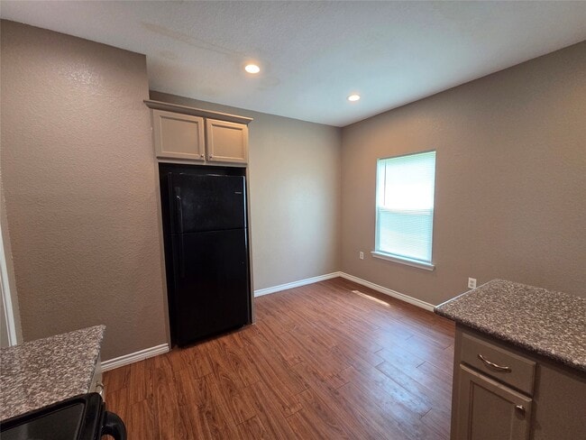 Building Photo - 438 Spence Ln