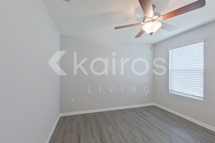 Building Photo - 8740 SW 43rd Ter
