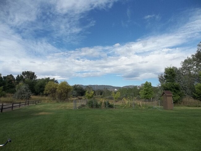Building Photo - Mountain Views & Midtown Convenience