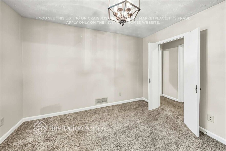 Building Photo - 3158 Larkspur Cir SW