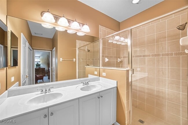 Building Photo - 3211 Cottonwood Bend