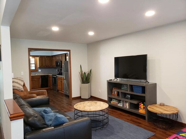 Living Room - 4880 S 69th St