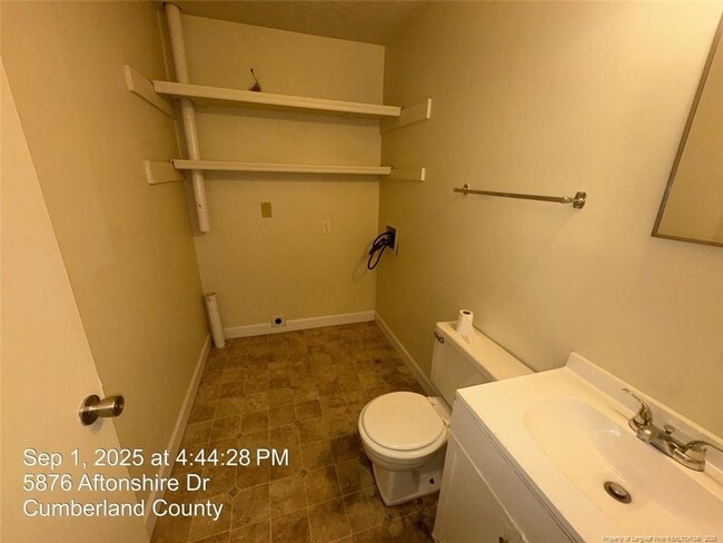 Building Photo - 5876 Aftonshire Dr