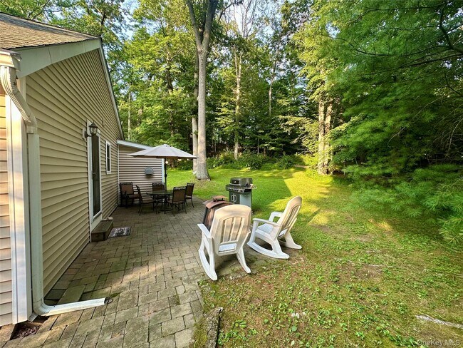 Building Photo - 120 Cranberry Dr