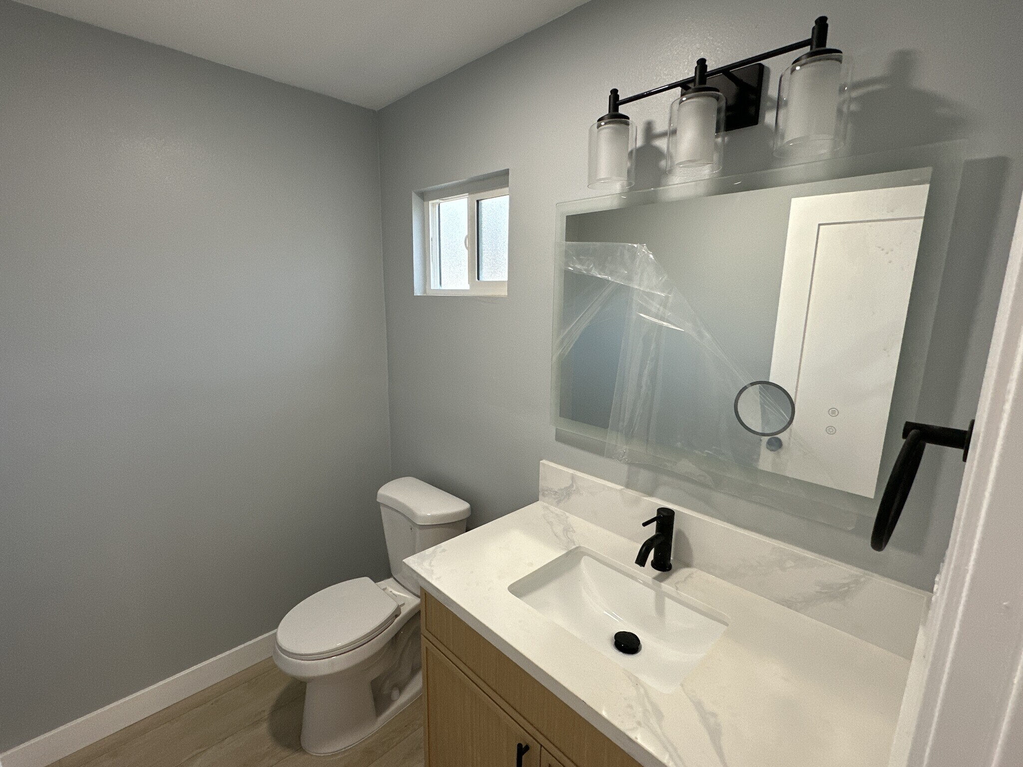 Building Photo - 1351 Baldwin St