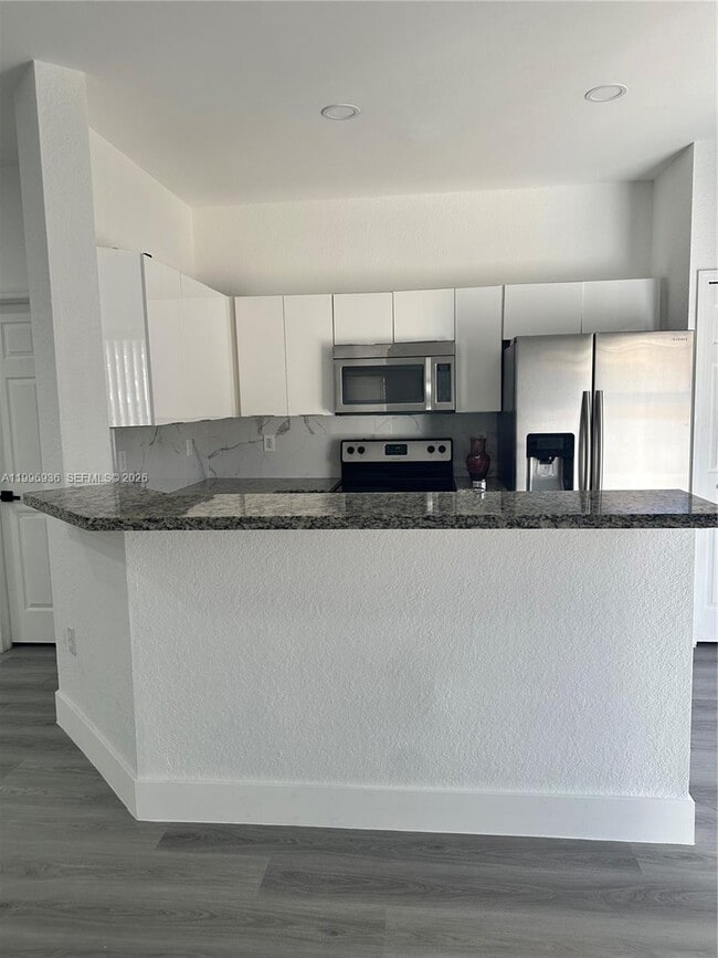 Building Photo - 8246 NW 108th Ave