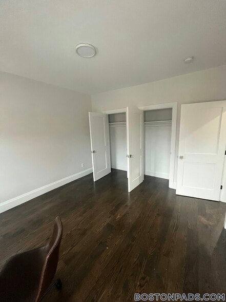 Building Photo - 7 Strathmore Rd