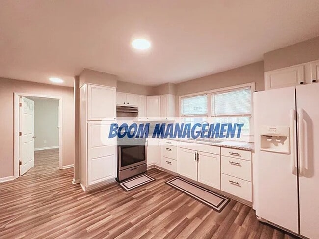 Building Photo - 185 Lawndale Ave