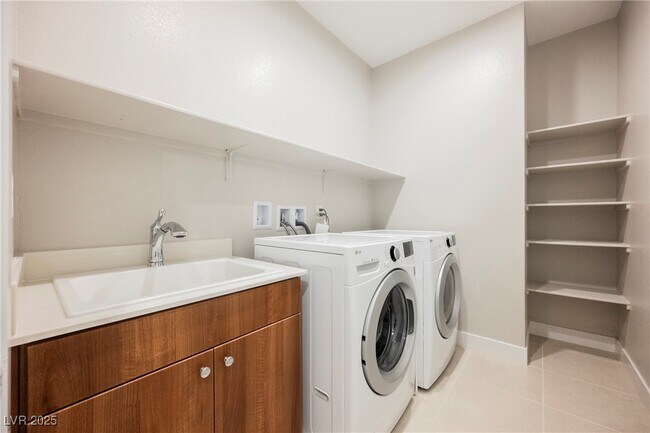 Building Photo - 11262 Cactus Tower Ave