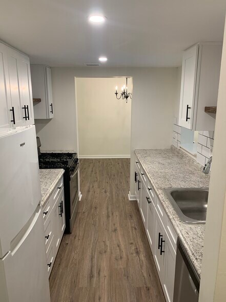 Building Photo - 156 Drummers Ln