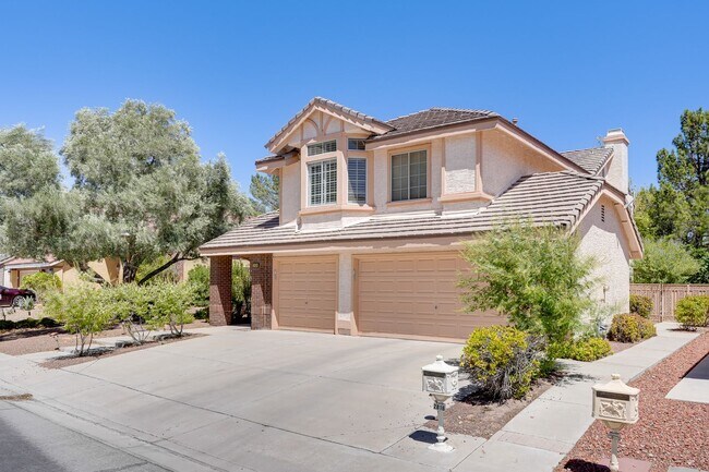 Building Photo - Luxury Meets Comfort in This Beautiful 4-Bedroom Retreat