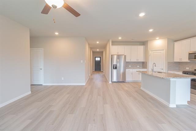 Building Photo - 2216 Dunbar Dr