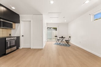 Building Photo - 6470 W 85th Pl