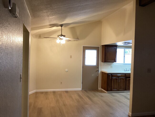 Building Photo - 4284 W Princeton Ave