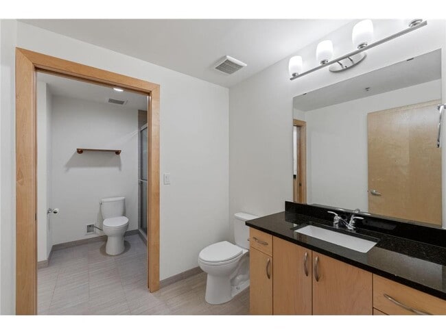 Building Photo - 740 Portland Ave