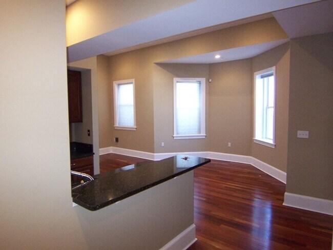 Building Photo - Be Majestic at the Majestic Condominiums! ...