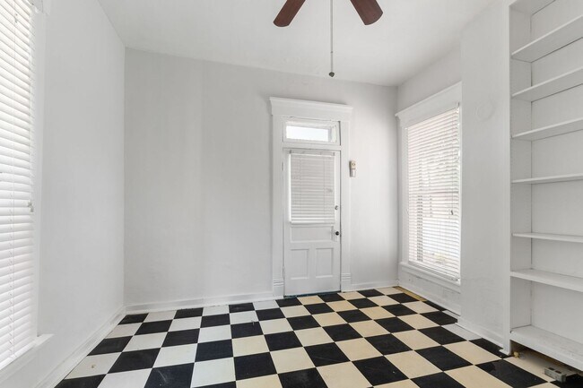 Building Photo - Huge Brick House in Victorian Village/Short North, Beautiful Woodwork 3 Car Garage and Swimming pool