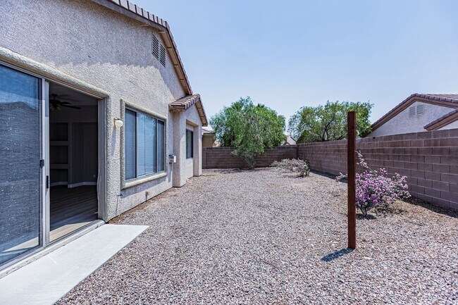 Building Photo - 1 Story home located in Southern Highlands