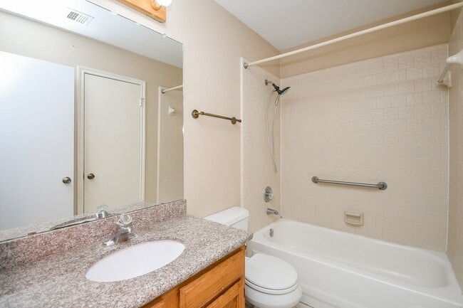 Building Photo - 8562 Laurel Trails Dr