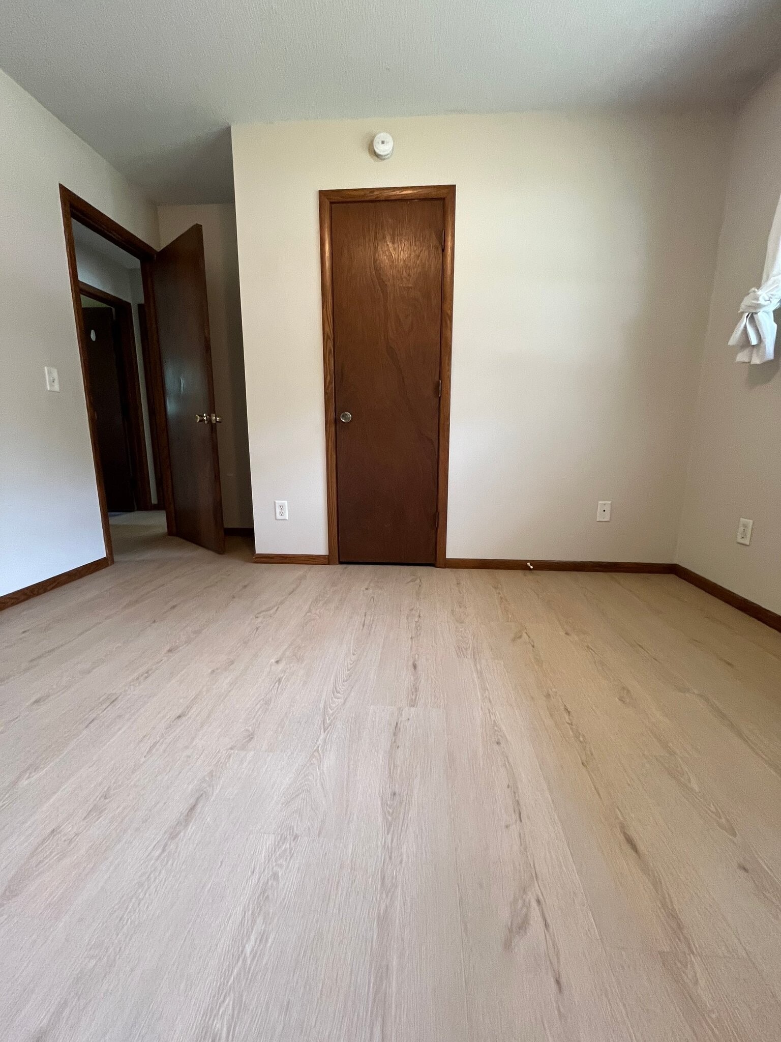 Building Photo - 807 Elm Creek Cir
