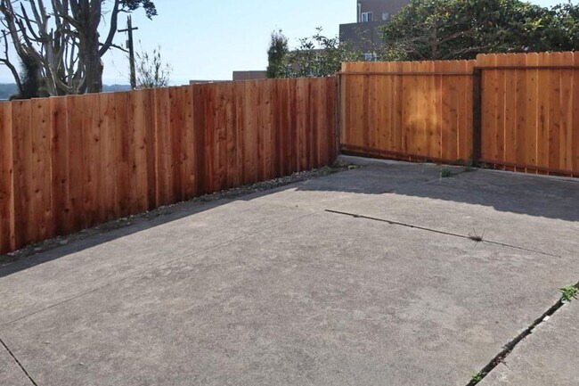 Building Photo - 7221 Geary Blvd