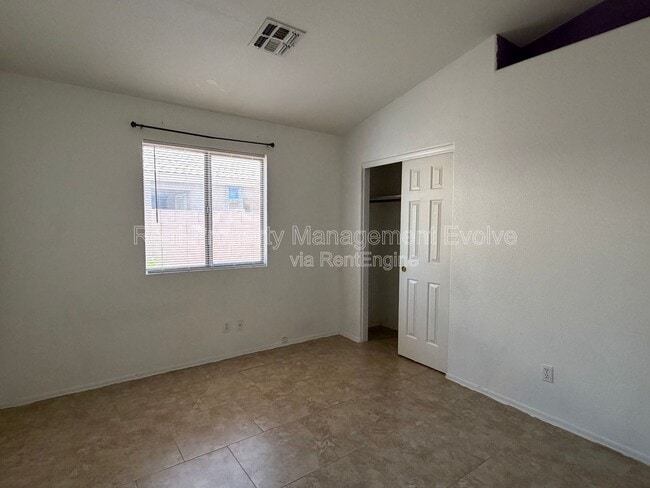 Building Photo - 7816 N 54th Ln