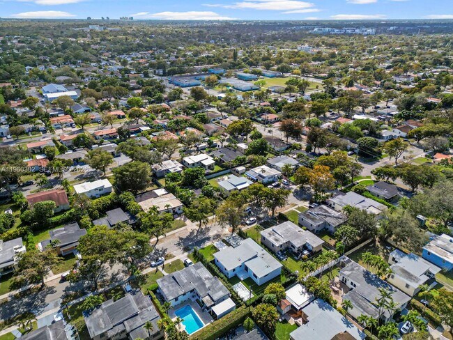 Building Photo - 5841 SW 13th St