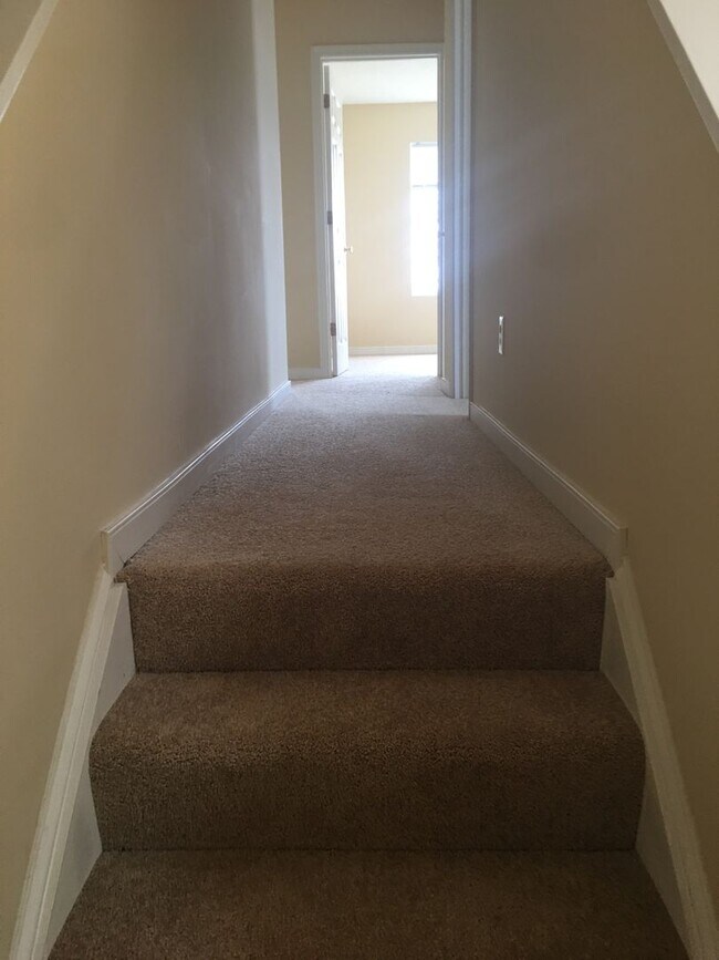 Building Photo - 1616 Fawcett Ln