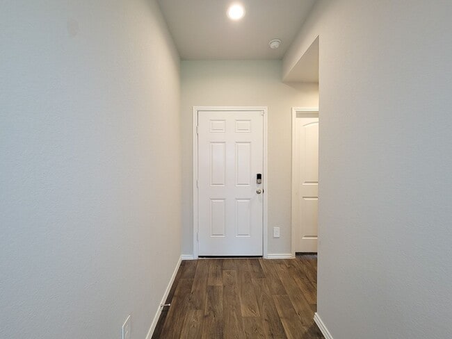 Building Photo - The price is right and the location is even better! Take a look TODAY at this like-new, 3/2, open...