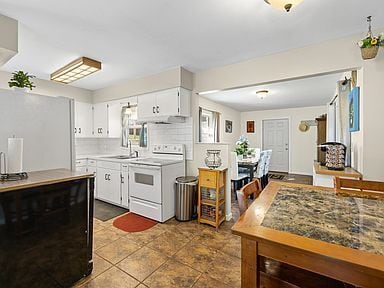 Building Photo - 3 bedroom, 2 bathroom 2,256 sqft home in a quiet Spearfish neighborhood!