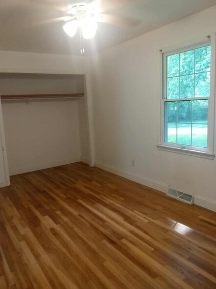 Building Photo - 218 Hunter St