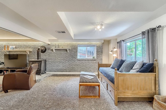Building Photo - Cozy Arvada Downstairs Duplex Available Now!