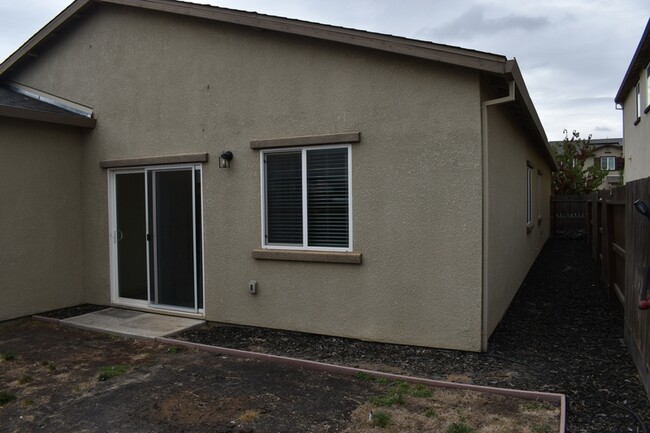 Building Photo - 662 Pegasus Dr