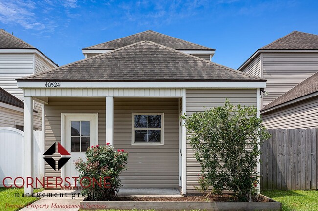 Building Photo - Cozy Cottage in the Heart of Gonzales!