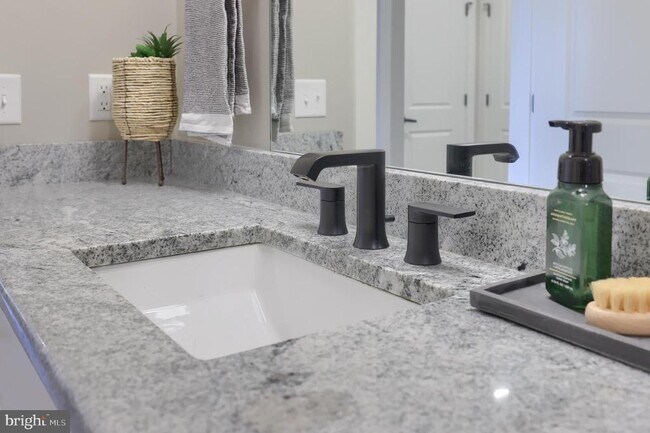 Building Photo - 9-213-UNI9 Jackson Dr