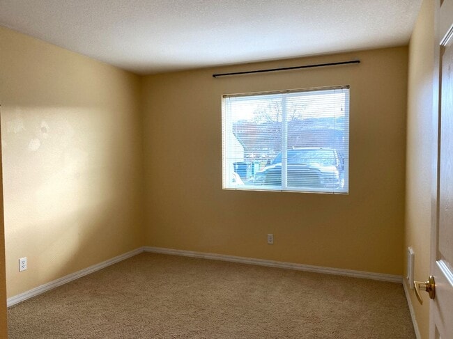 Building Photo - Ground Level River View Condo