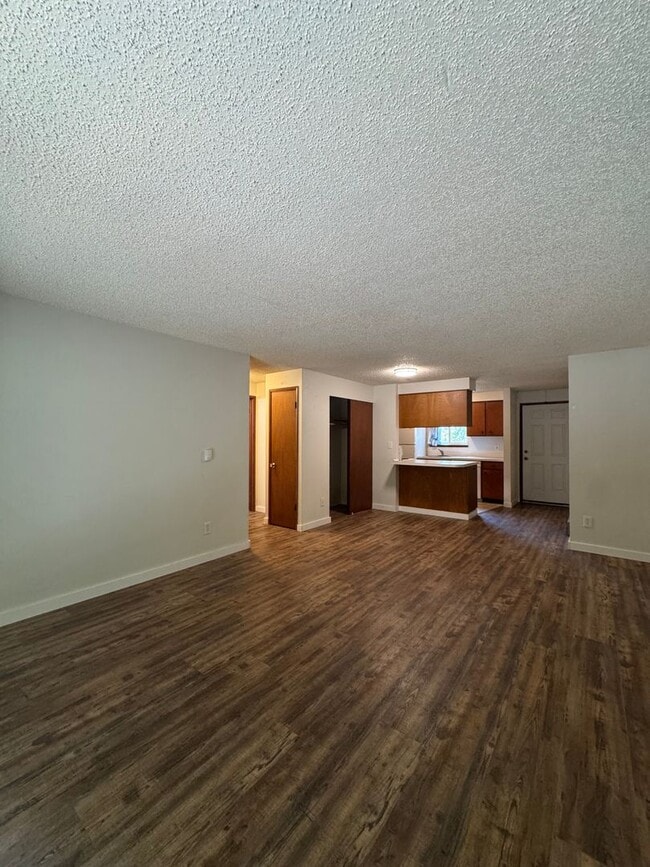 Building Photo - 1604 N Brook Ct