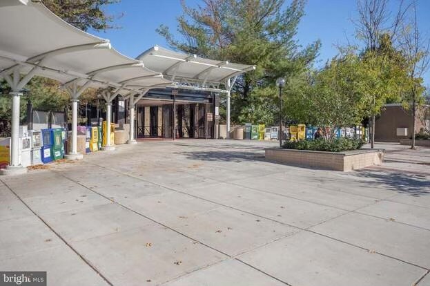 Building Photo - 2726 Gallows Rd