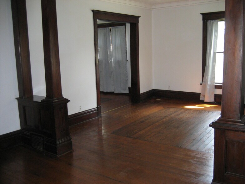 Building Photo - 1227 Williston Ave