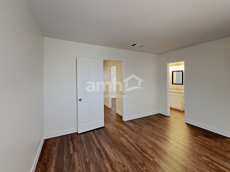 Building Photo - 9501 Amber Valley Ln