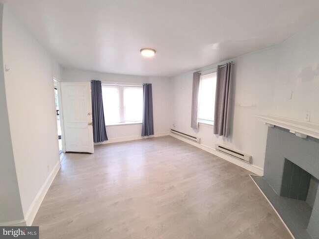 Building Photo - 1401 Alcott St