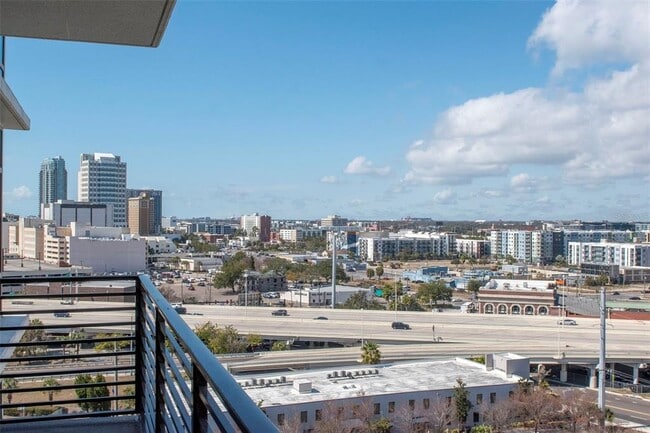 Building Photo - 1120 E Kennedy Blvd