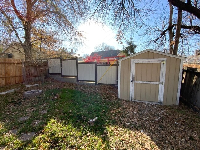 Building Photo - CHARMING UDPATED 2 BED 1 BATH CAPITOL HILL HOUSE IS A MUST SEE!!